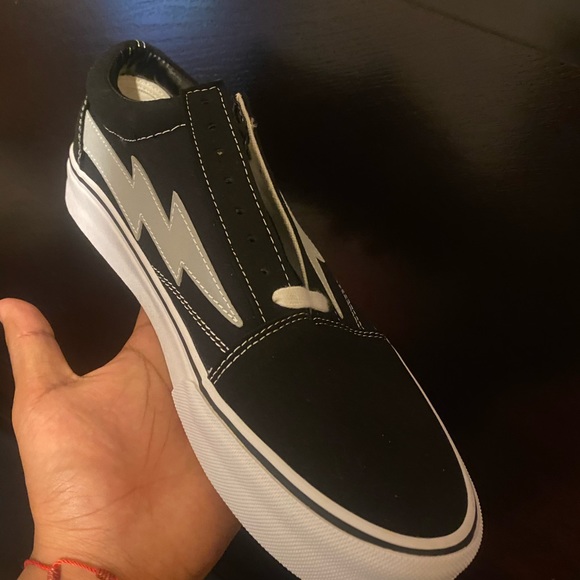 Shoes - Picture 2 of 4